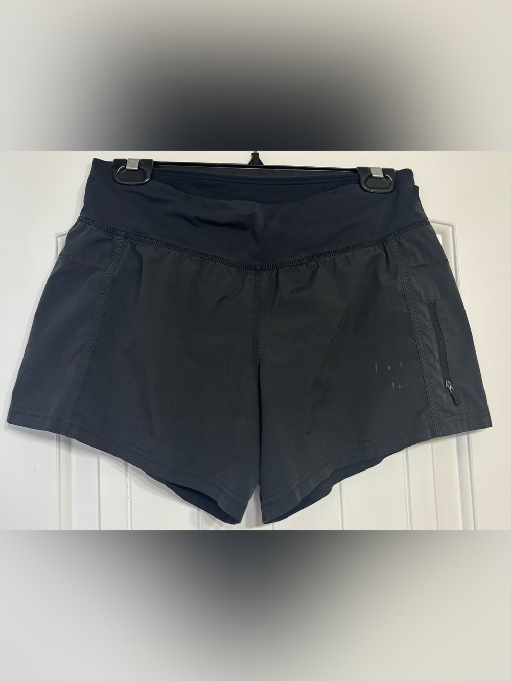 lululemon athletica Women's Black Athletic Tracker Shorts size 6